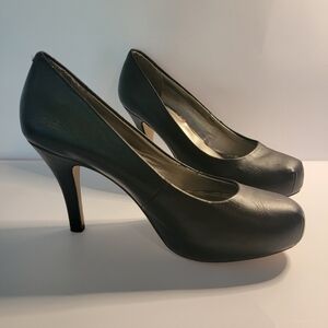 Madden Girl Black Platform Pumps